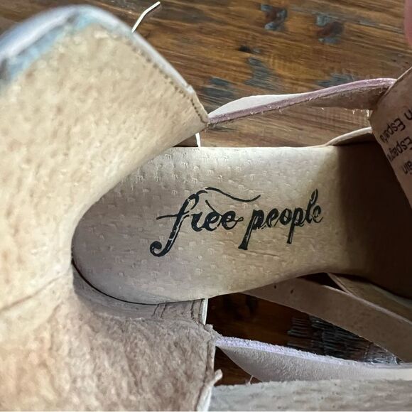 Free People Blush Cedar Clogs Women’s size 37 (6.5) - Picture 2 of 10